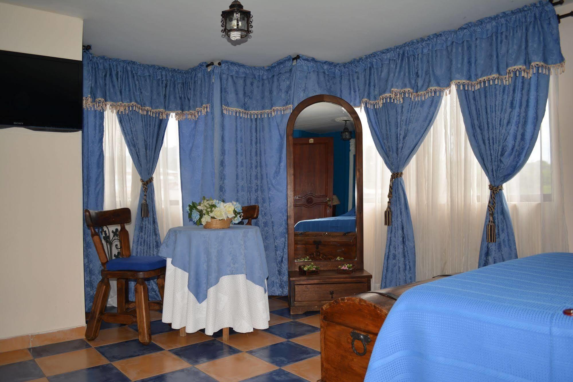 Hotel Casa Colonial Санта Роса де Кабал Екстериор снимка