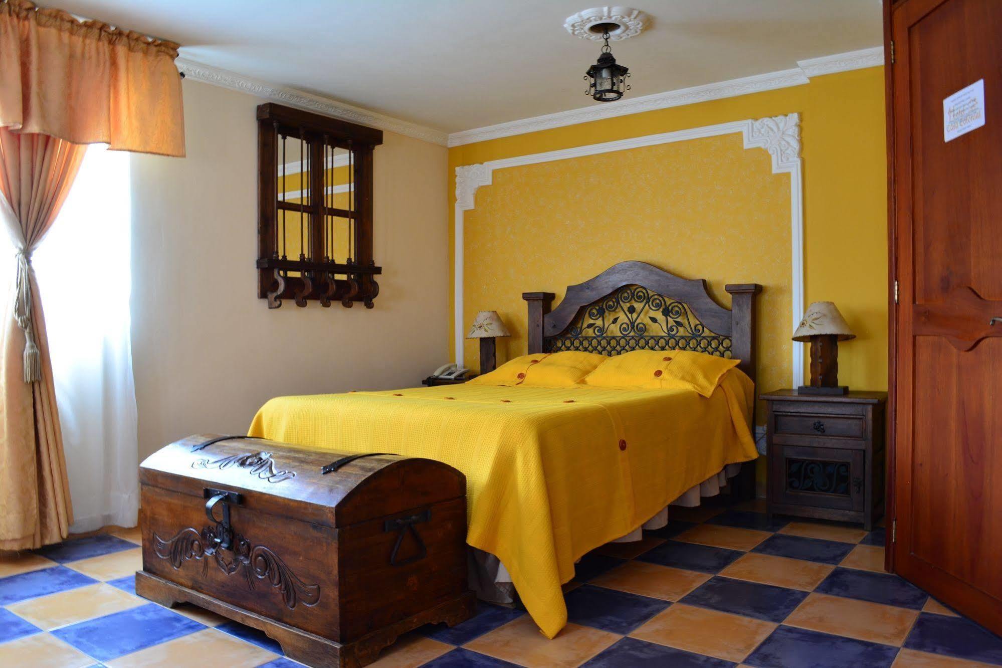Hotel Casa Colonial Санта Роса де Кабал Екстериор снимка