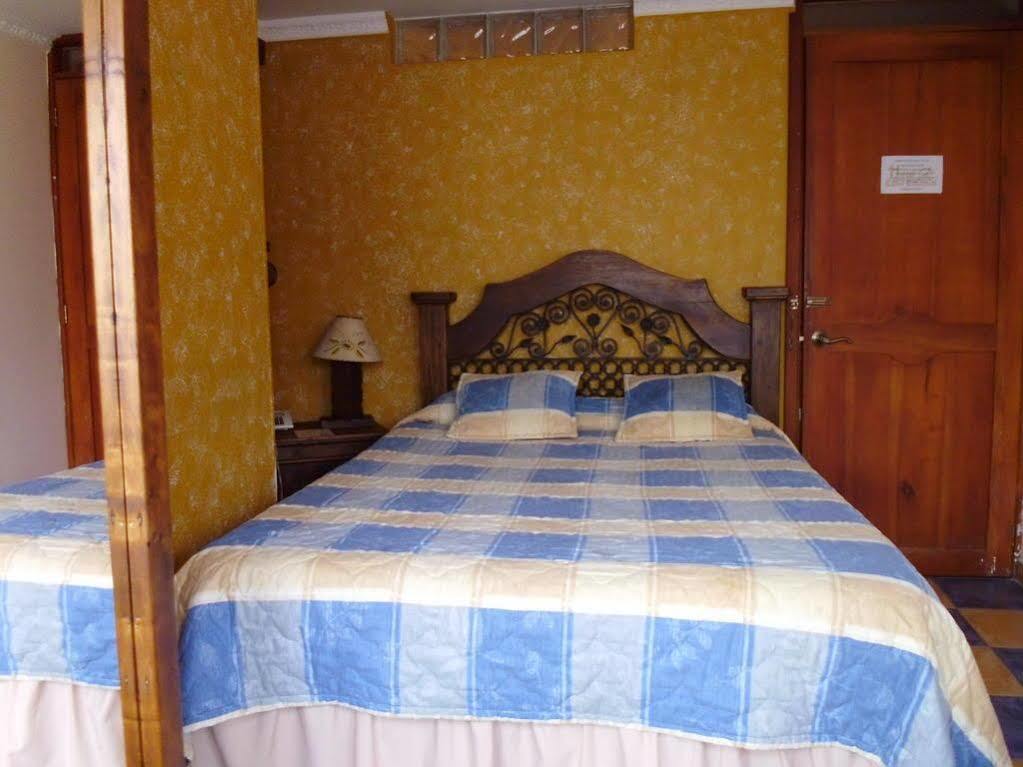 Hotel Casa Colonial Санта Роса де Кабал Екстериор снимка
